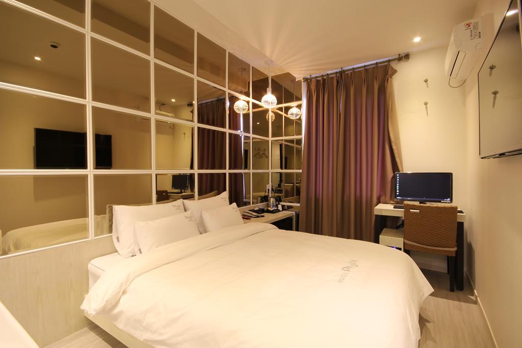 צ'אנגוון Hotel 38.5 Jinhae מראה חיצוני תמונה