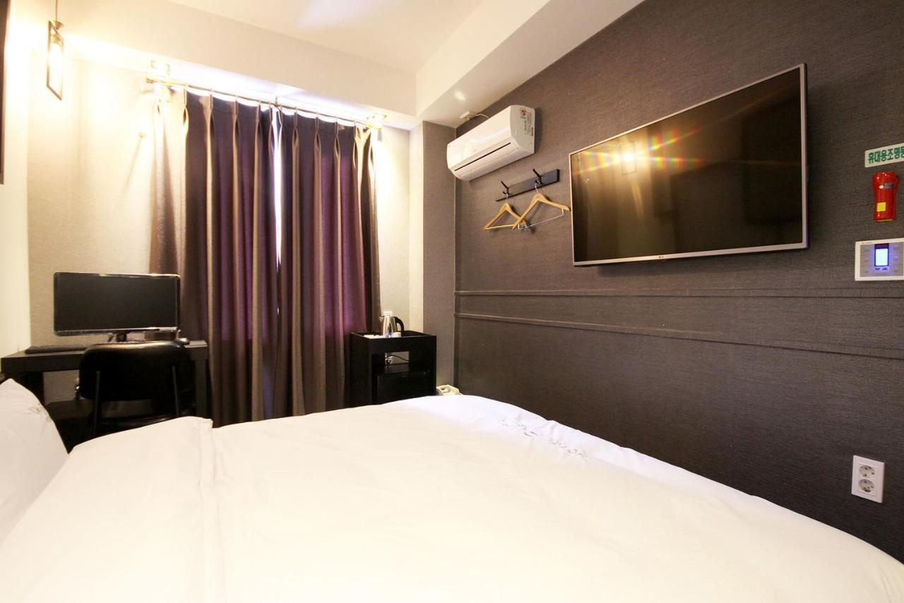 צ'אנגוון Hotel 38.5 Jinhae מראה חיצוני תמונה
