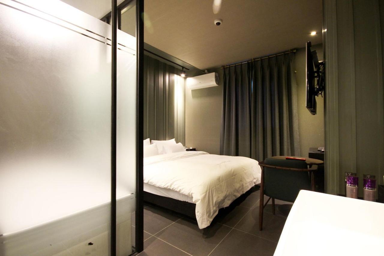 צ'אנגוון Hotel 38.5 Jinhae מראה חיצוני תמונה