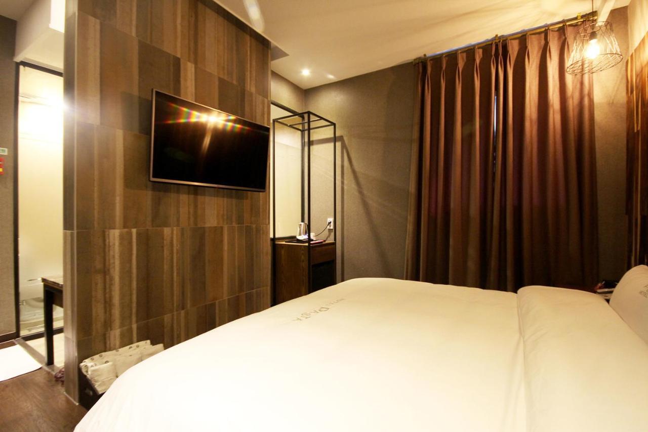 צ'אנגוון Hotel 38.5 Jinhae מראה חיצוני תמונה
